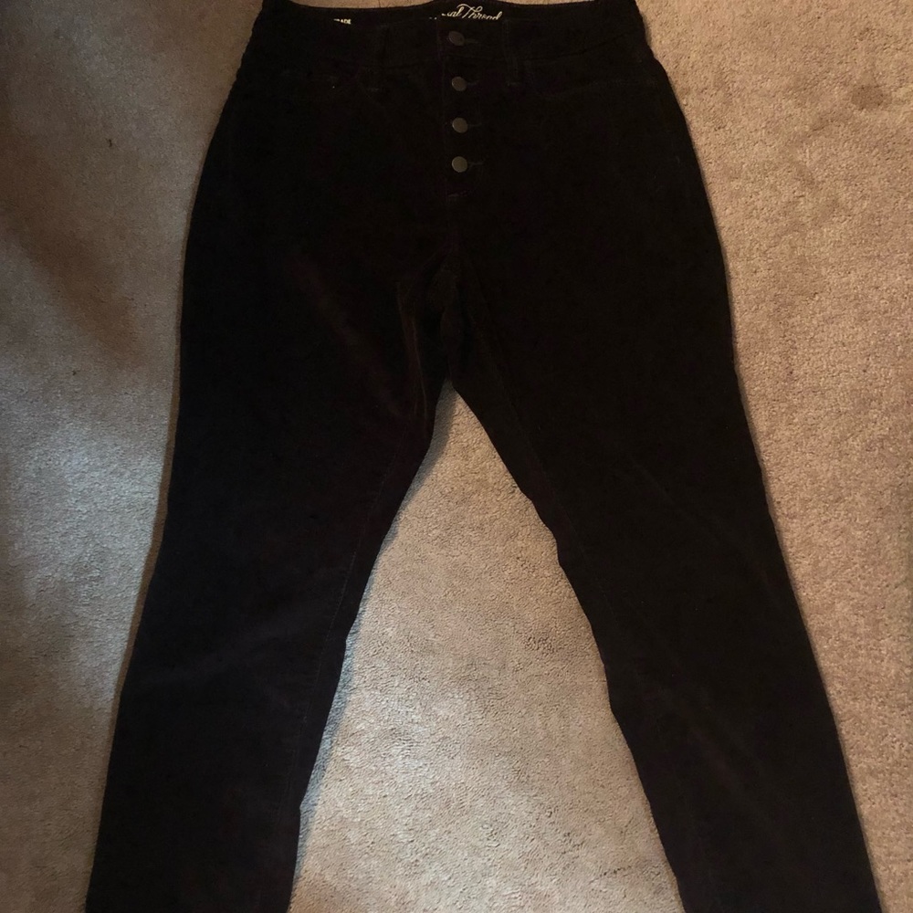 These pants are made by Universal Thread and are a size 6/28R.